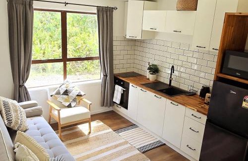 Alofi House | Tiny Grove