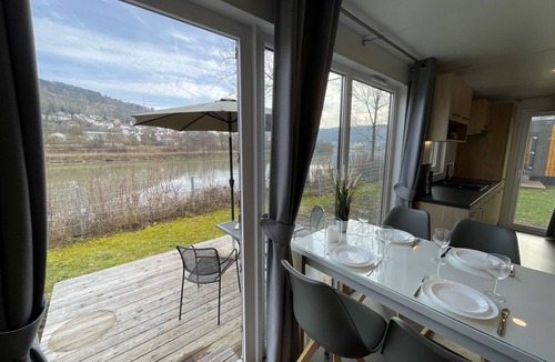 Riedenburg House | Tiny Haus Flussblick by Interhome