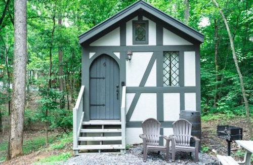 Sevierville House | Tiny Home Cottage Near the Smokies #4 Stella