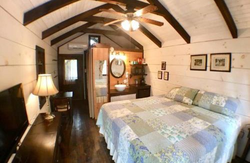 Sevierville House | Tiny Home Cottage Near the Smokies #4 Stella