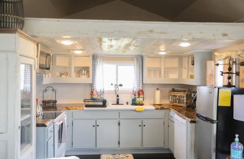 Slocomb Cottage | Tiny Home in the country