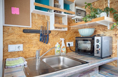 Bad Waldsee House | Tiny Home “Lara” with Mountain View, Private Garden and Wi-Fi