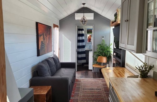 Apple Valley House | Tiny Home Lodge near Zion and Bryce Parks. Hot Tub, Stargazing, Stunning Views