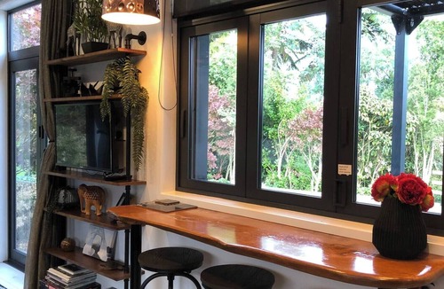 Egmont Village House | Tiny Home Luxury Farm Escape close to Mount Taranaki & central New Plymouth