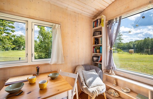 Fitzen House | Tiny Home 'Mit Blick Auf Den See' with Private Garden, Wi-Fi and Air Conditioning
