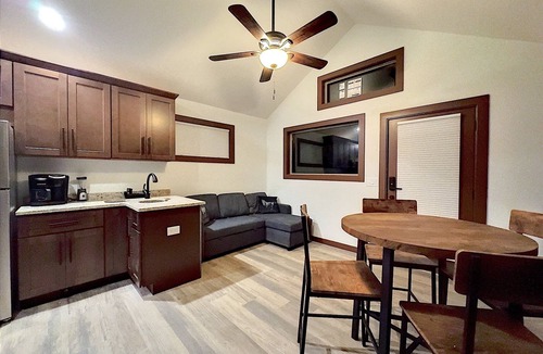 Hiawassee Cottage | Tiny Home on Lake Chatuge in Downtown Hiawassee! BRAND NEW!