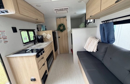 Gainesville House | Tiny Home on Wheels near Lake Lanier PET & FESTIVAL FRIENDLY No Additional Fees