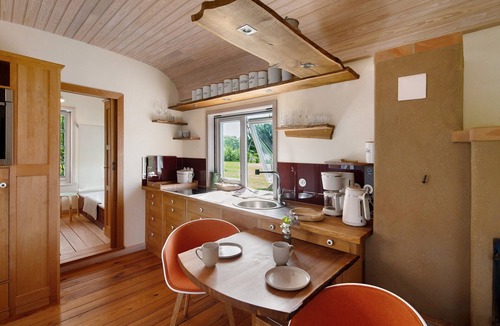 Satow House | Tiny Home 'Ria' with Private Terrace, Private Garden and Wi-Fi