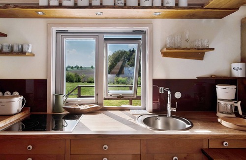 Satow House | Tiny Home 'Ria' with Private Terrace, Private Garden and Wi-Fi