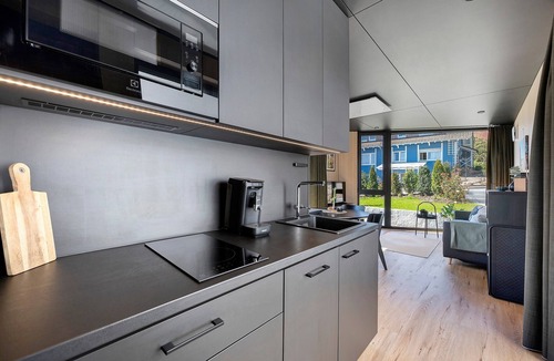 Gottelfingen House | Tiny Home 'Seewald - Tiny House' with Private Terrace, Shared Garden and Wi-Fi