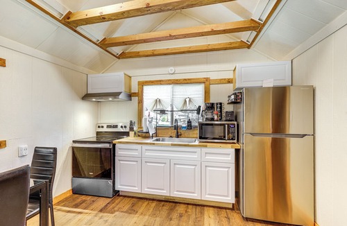 Arrowhead Villas Apartment | Tiny Home w/Deck & Mtn Views in Lake Arrowhead!