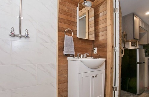 Vista Apartment | Tiny Home with Cabin Feel with Mountain Views