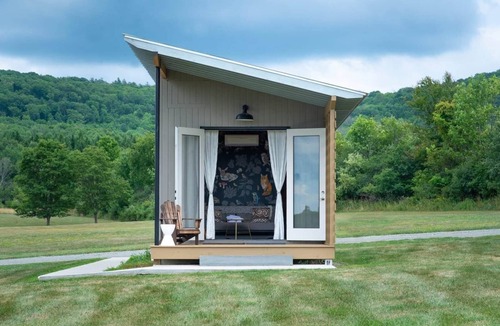 Beaver Dams House | Tiny House 4 - Farm Sanctuary, Finger Lakes