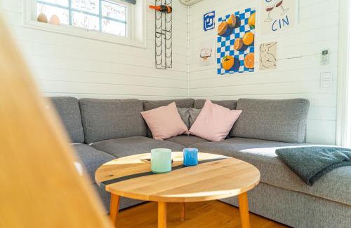 Molnlycke House | Tiny House at Lake with Canoe & Forest close to Gothenburg
