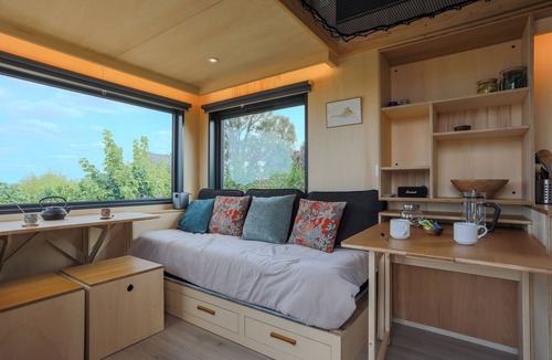 Langueux House | Tiny House 'Bada' with Sea View, Nordic Bath, Private Terrace and Wi-Fi