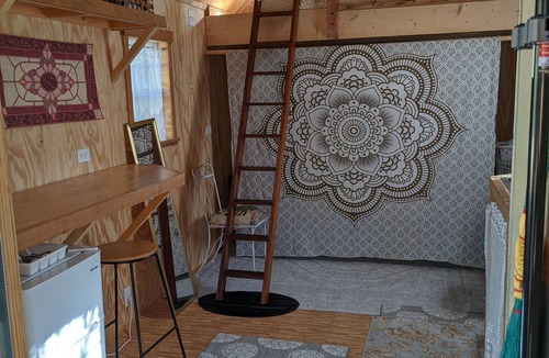 Edgar Apartment | Tiny House Boho Cabin - North Florida Lake Retreat