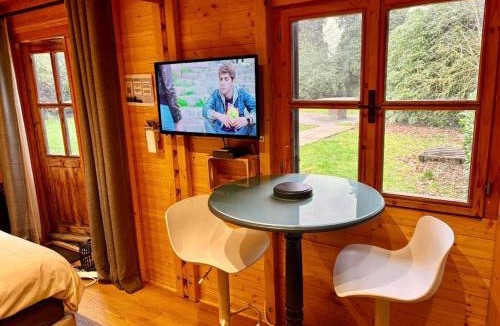 Trazegnies Ski Chalet | Tiny House Close to Brussels South Charleroi Airport