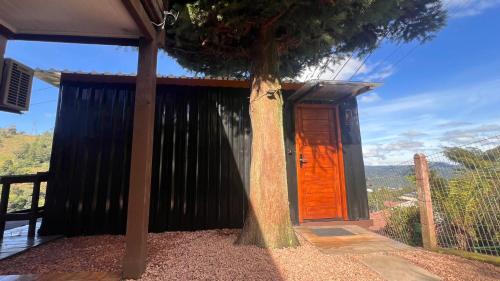 Tres Pinheiros Apartment | Tiny House do Trindade