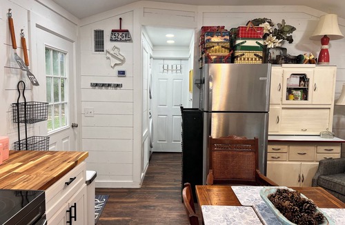 Etoile Cabin | Tiny house in Etoile steps from Lake Sam Rayburn