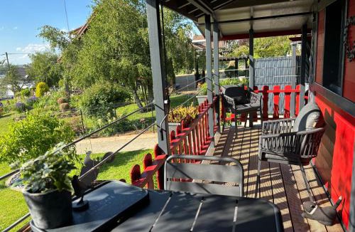 Echenoz-la-Meline House | TiNY HOUSE LE CHALET LIT KING SIZE -TERRASSE - PETIT DÉJEUNER-CLIMATISATION -PARKING