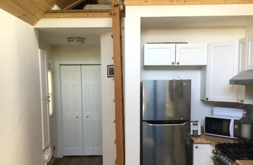Victoria West Cottage | Tiny house located close to downtown