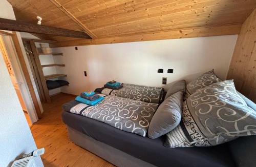 Karbach House | Tiny House mit Garten und Sauna