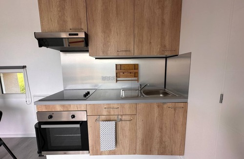 Charlieu-Belmont House | Tiny House Moderne et son Jardin Privé 5mn Roanne