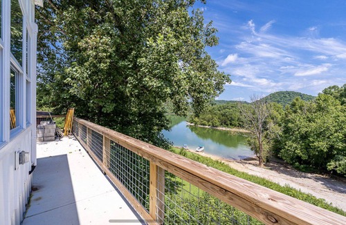 Baxter Cabin | Tiny House on Center Hill Lake