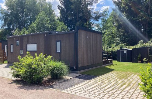 Wackersdorf House | Tiny house on Lake Murner with hot tub
