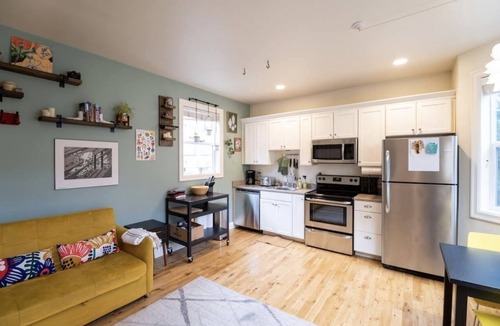Broadway House | Tiny House on The Hill