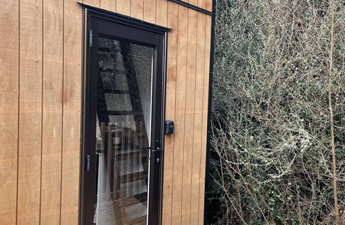 Raetihi Cabin | Tiny house wifi bbq deck