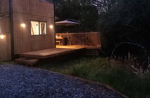 Raetihi Cabin | Tiny house wifi bbq deck