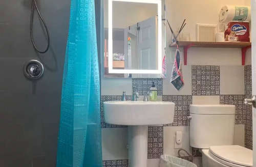 West Los Angeles House | Tiny house with AC in vibrant Los Angeles