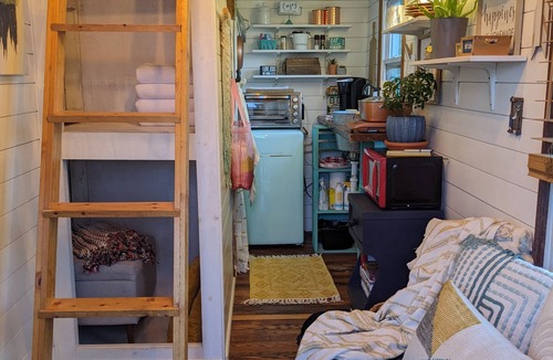 Plattsmouth Cabin | Tiny LAKE House! 10 Minutes from Omaha