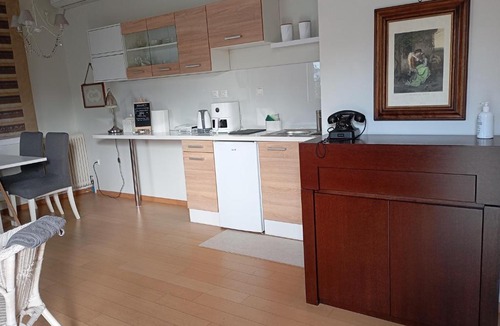 Kifisia Apartment | Tiny Little SUITE