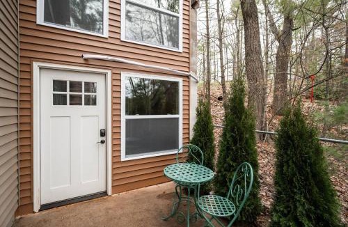 Mayfield House | Tiny Loft-Spider Lake-SUP Rentals-Beach-10mi to TC