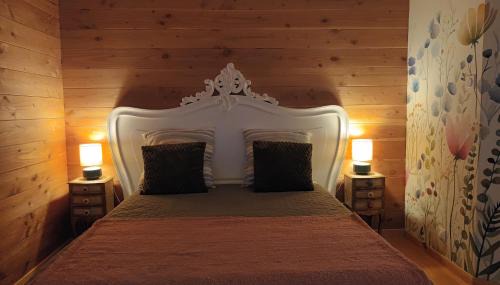 Viviers-du-Lac Hotel | Tiny-Pool-Lake