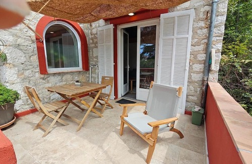 Saint-Vallier-de-Thiey Apartment | Tiny Rustique