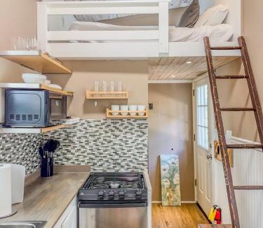 Hammond House | Tiny Timber on Black Lake
