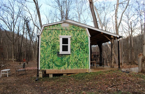Athens Apartment | Tiny "Topiary" cabin in the forest