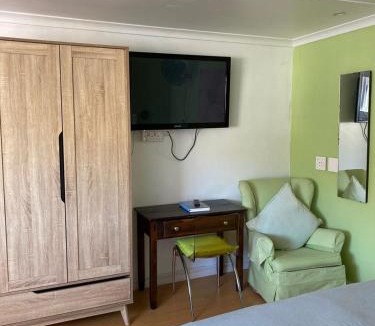 Redhill Apartment | Tiny Treasure