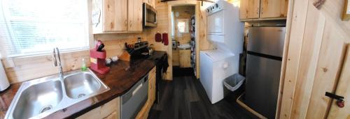 Bayshore Gardens House | Tiny Treasures Retreat