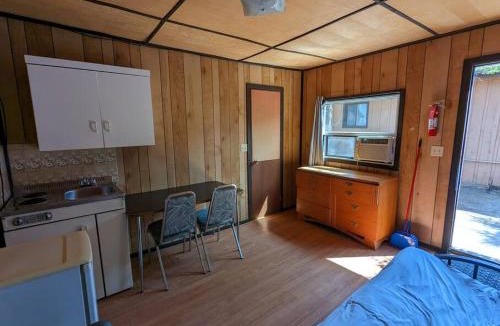 Wasaga Beach House | Tiny Wood Cottage 05