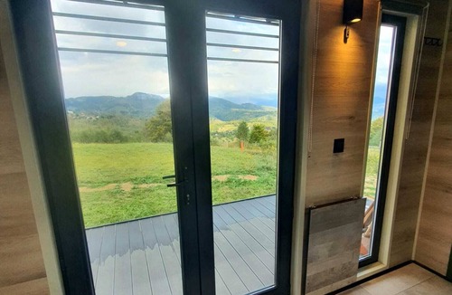 Pestera House | TinyHouse intimate mountain retreat in the middle of nature ideal for relaxation