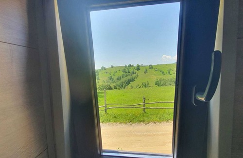 Pestera House | TinyHouse intimate mountain retreat in the middle of nature ideal for relaxation