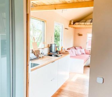 Dachsenhausen House | Tinyhouse Minimalus I - Outdoorküche und Nebeldusche