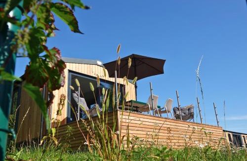 Bodenwoehr Apartment | Tinyhouse Seeträumchen direkt am See mit Terrasse für 4
