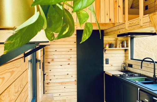Floreffe House | TinyOze in the heart of the vineyards
