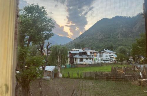 Laripora Hotel | Tip Top Pahalgam