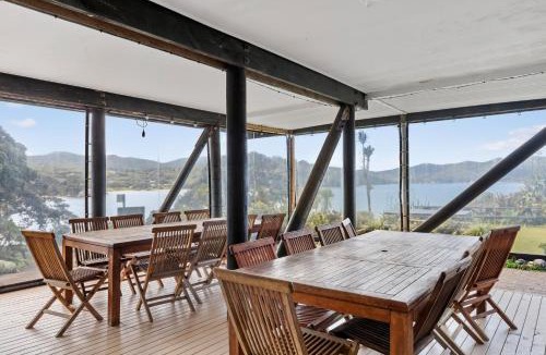 Tryphena Cabin | Tipi and Bobs Waterfront Lodge